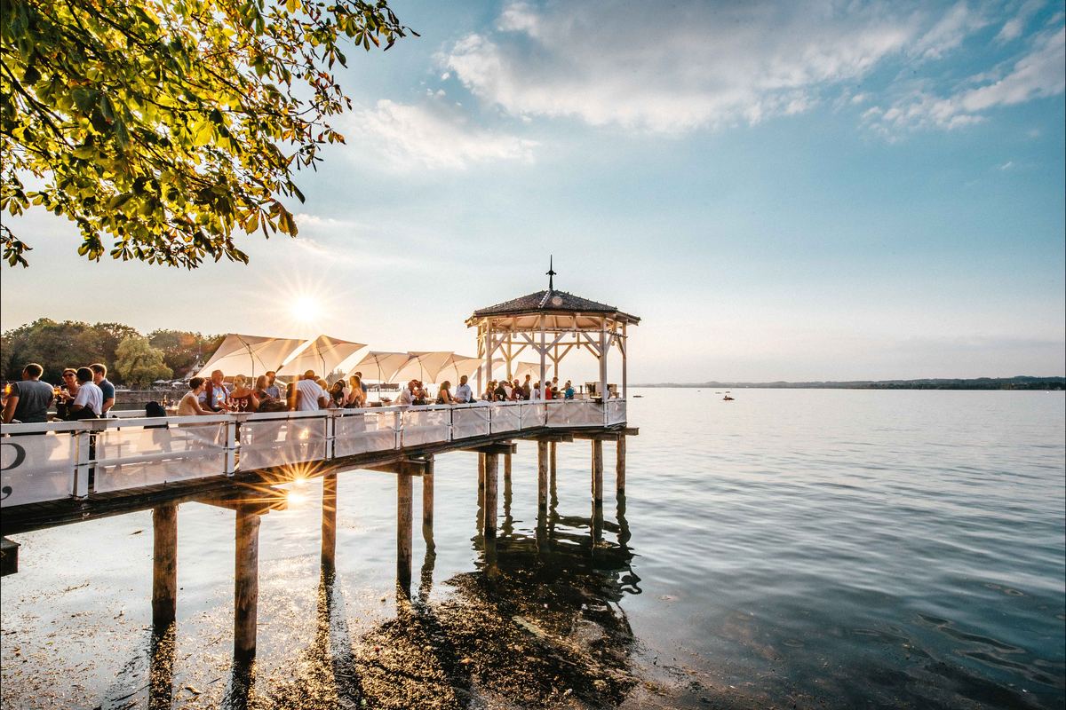 Seepromenade Bregenz im Abendlicht
